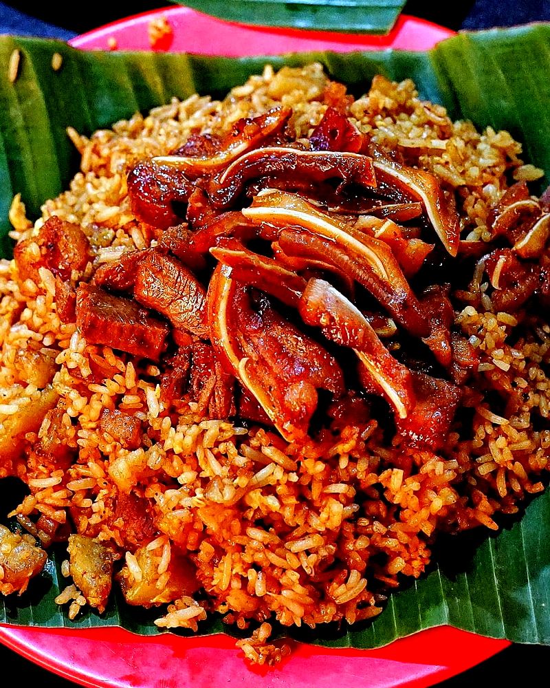 Nasi Goreng depan Toko Mas: Rasa yang Menggugah Kenangan di Jantung Cilacap